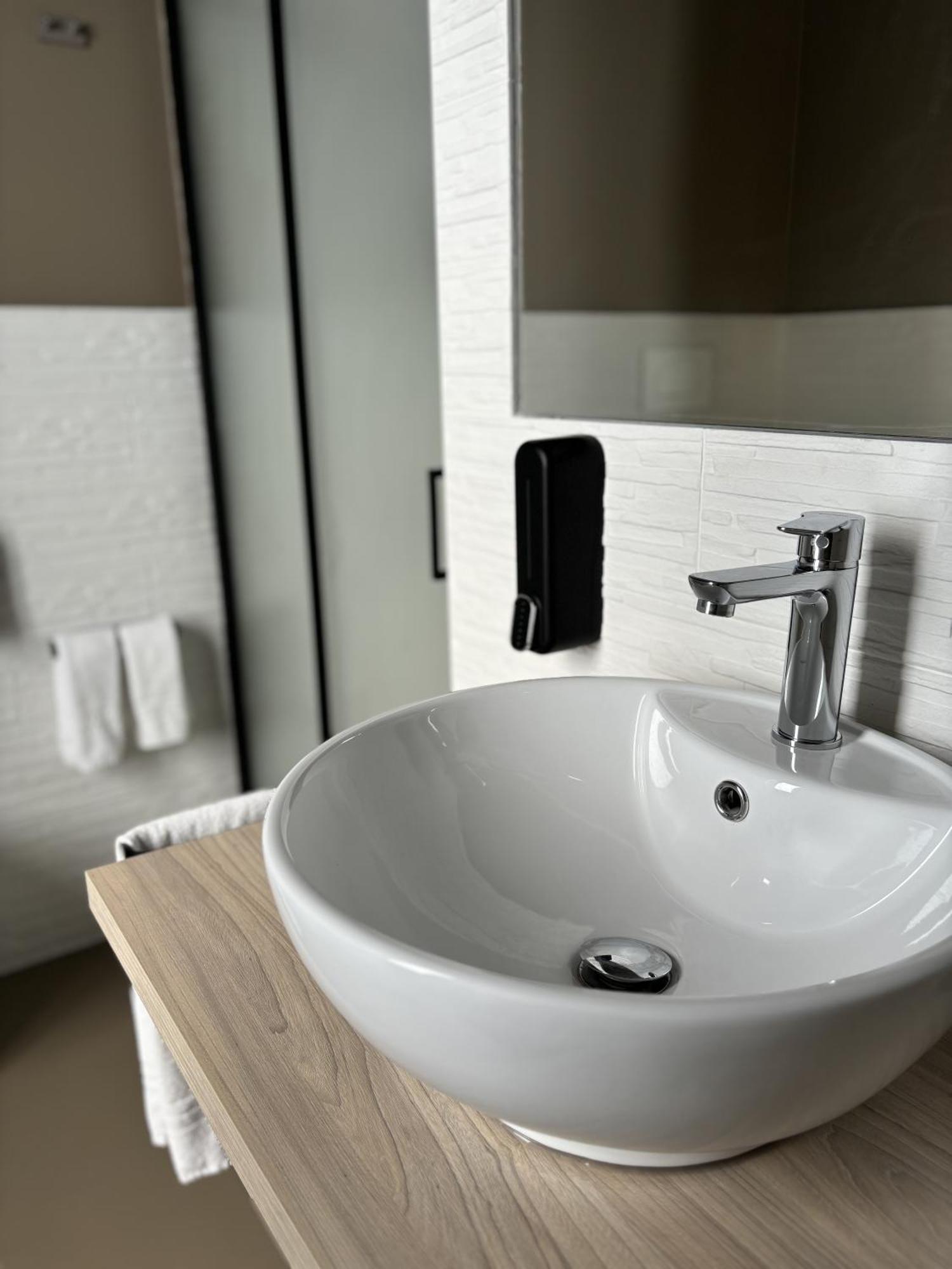 Celeste Rooms Bed And Breakfast Катания Экстерьер фото
